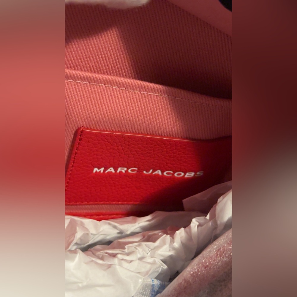 SOLD‼️ Marc Jacobs The Tote Bag 🚨🔴...$395 Retail - Picture 8 of 11